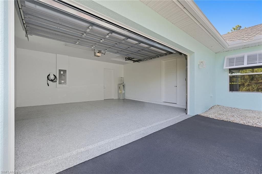 152 14th Ave NW, Naples, FL 34120-28