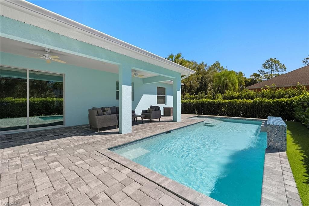 152 14th Ave NW, Naples, FL 34120-30