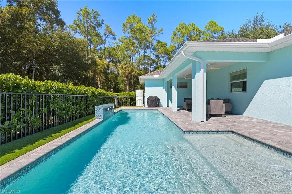 152 14th Ave NW, Naples, FL 34120-32