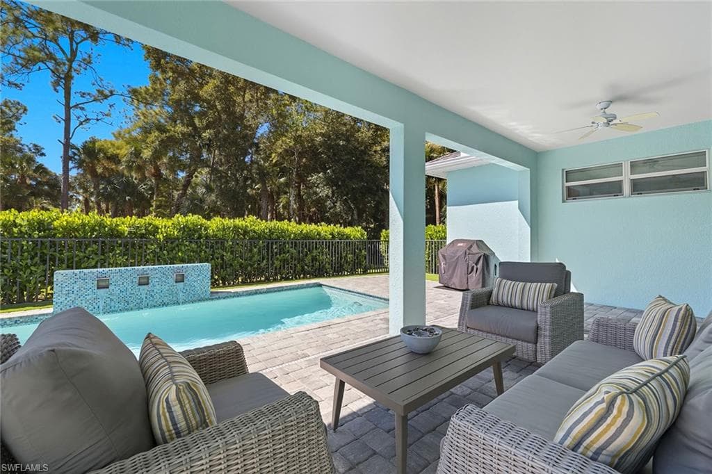 152 14th Ave NW, Naples, FL 34120-33