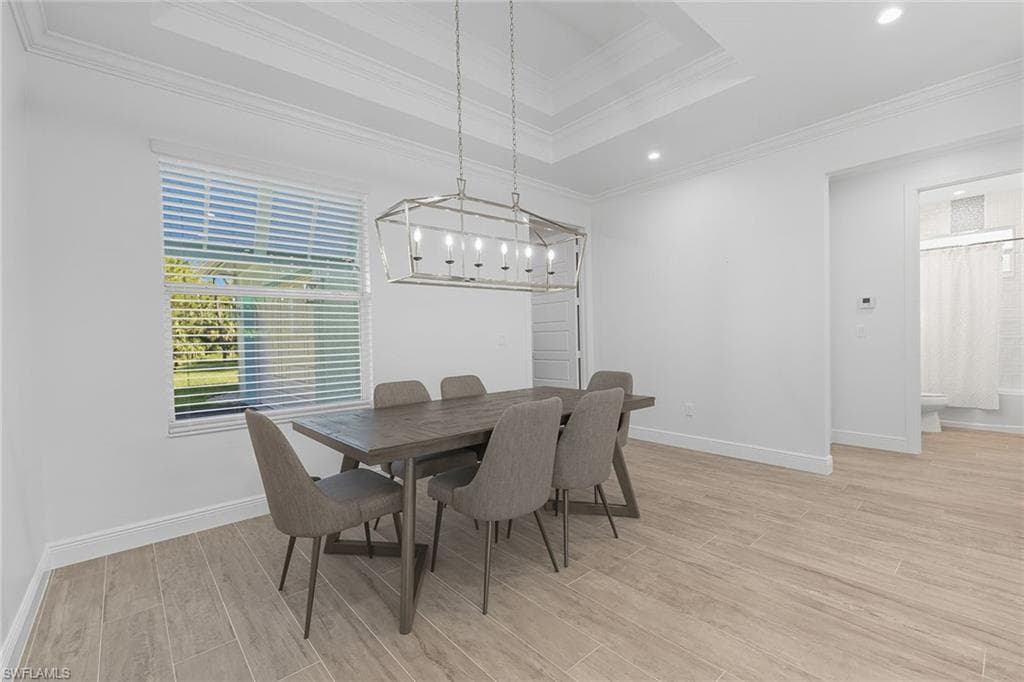 152 14th Ave NW, Naples, FL 34120-7