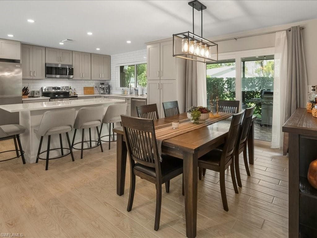 4821 Molokai Dr, Naples, FL 34112-10