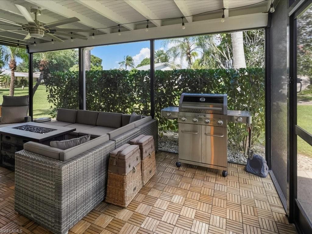 4821 Molokai Dr, Naples, FL 34112-12