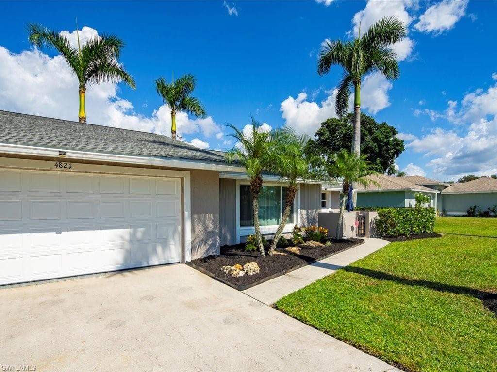 4821 Molokai Dr, Naples, FL 34112-30