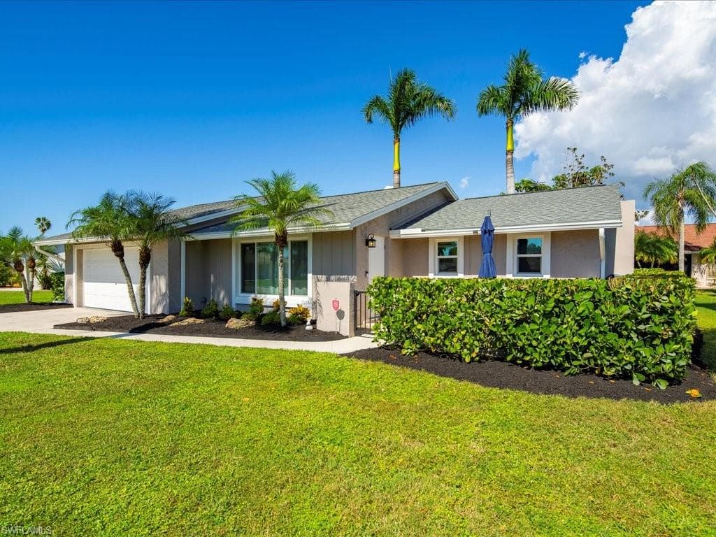 4821 Molokai Dr, Naples, FL 34112-31