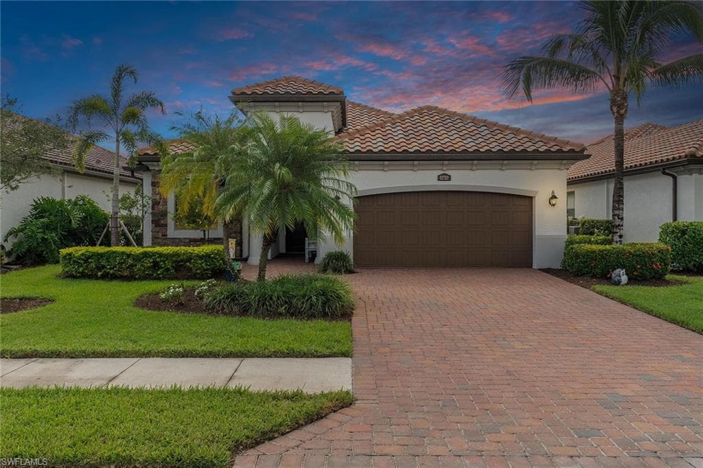 12732 Kinross Ln, Naples, FL 34120-1