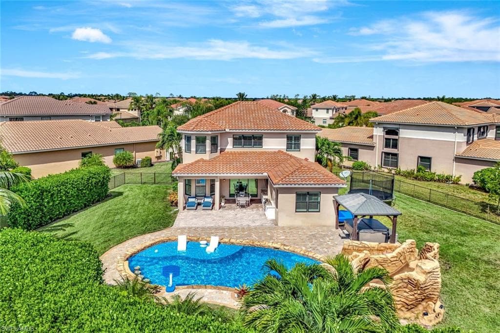 2750 Cinnamon Bay Cir, Naples, FL 34119-9