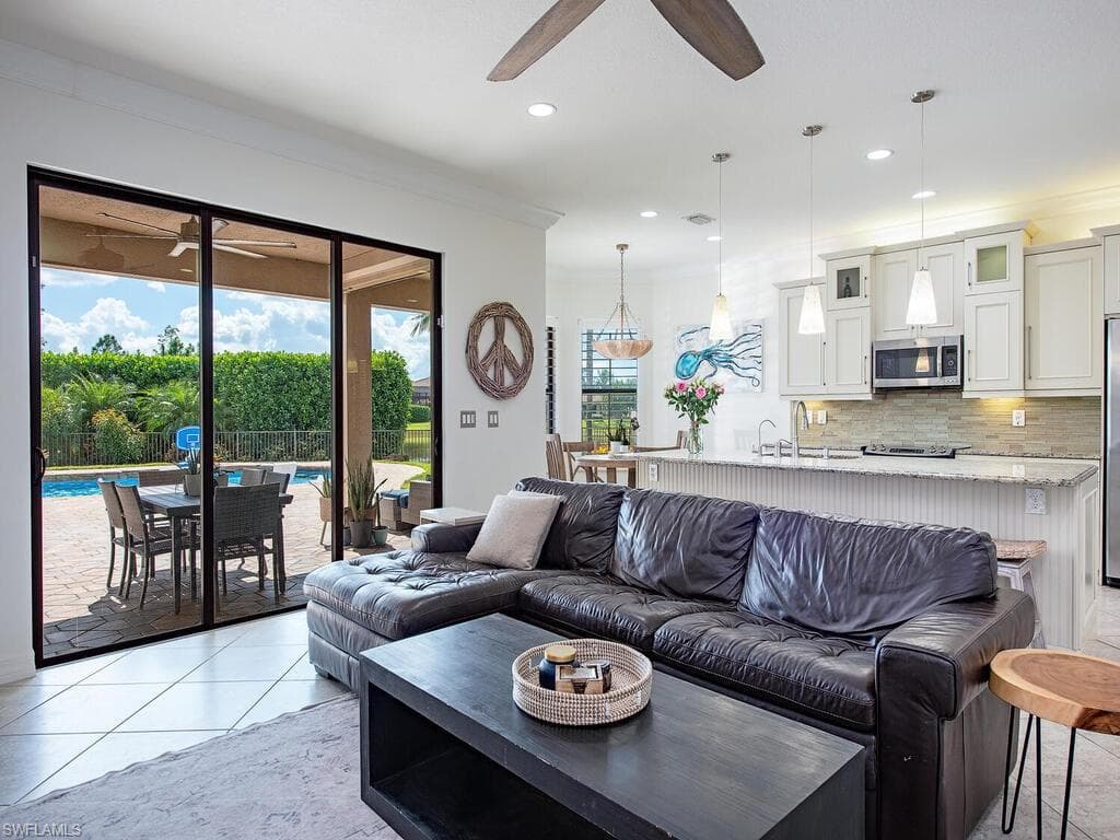 2750 Cinnamon Bay Cir, Naples, FL 34119-12