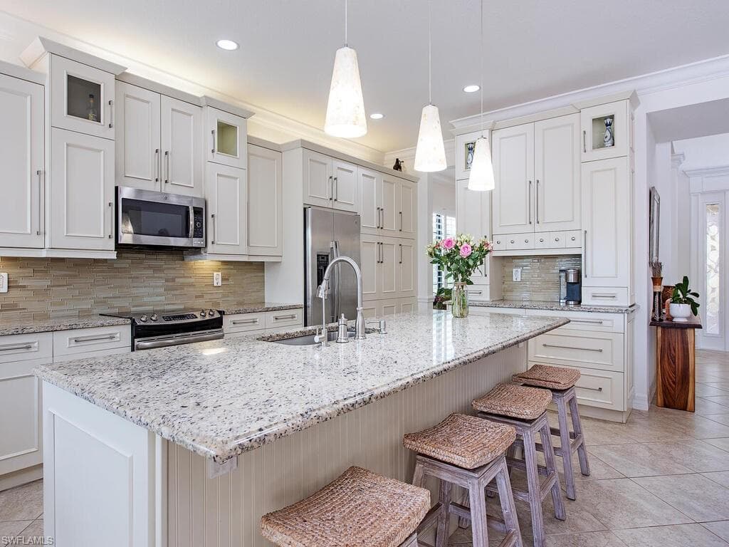 2750 Cinnamon Bay Cir, Naples, FL 34119-14