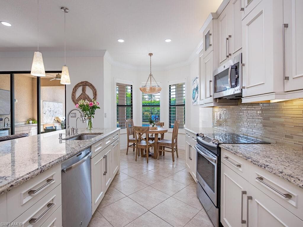 2750 Cinnamon Bay Cir, Naples, FL 34119-16