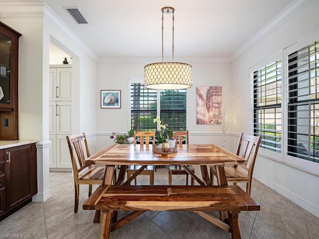 2750 Cinnamon Bay Cir, Naples, FL 34119-18