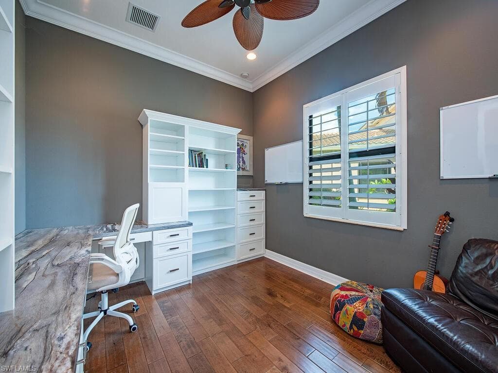 2750 Cinnamon Bay Cir, Naples, FL 34119-29