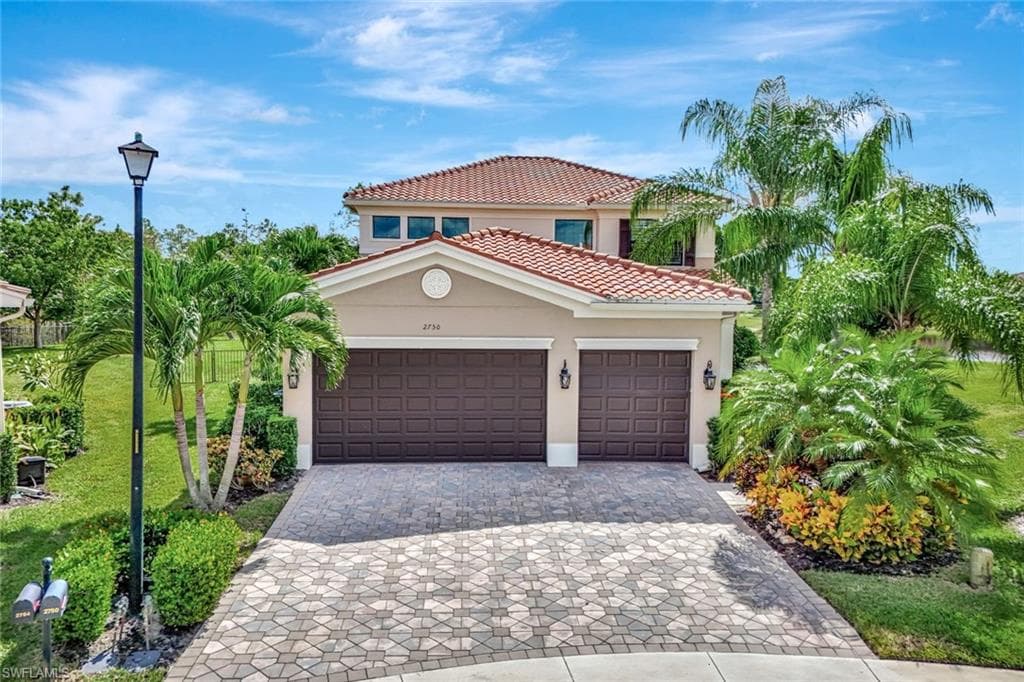 2750 Cinnamon Bay Cir, Naples, FL 34119-2