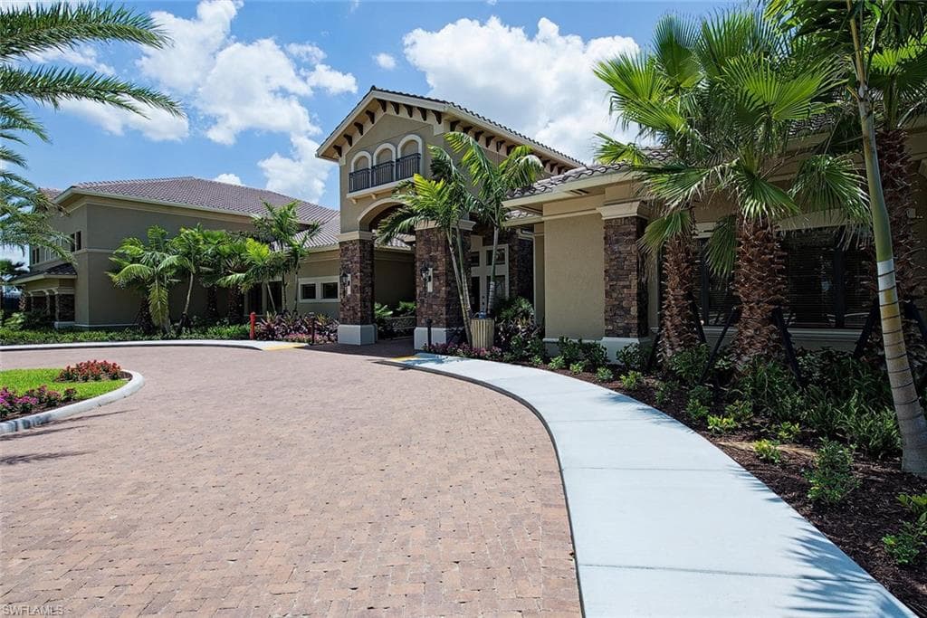 2750 Cinnamon Bay Cir, Naples, FL 34119-40