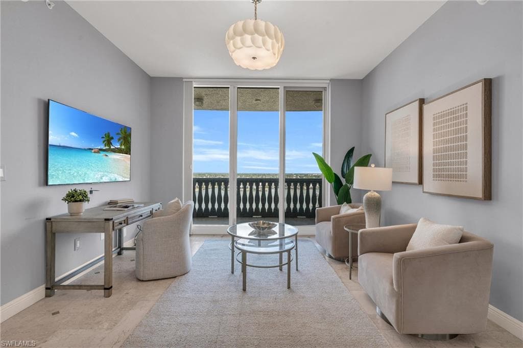 9235 Gulf Shore Dr Ph-01, Naples, FL 34108-12