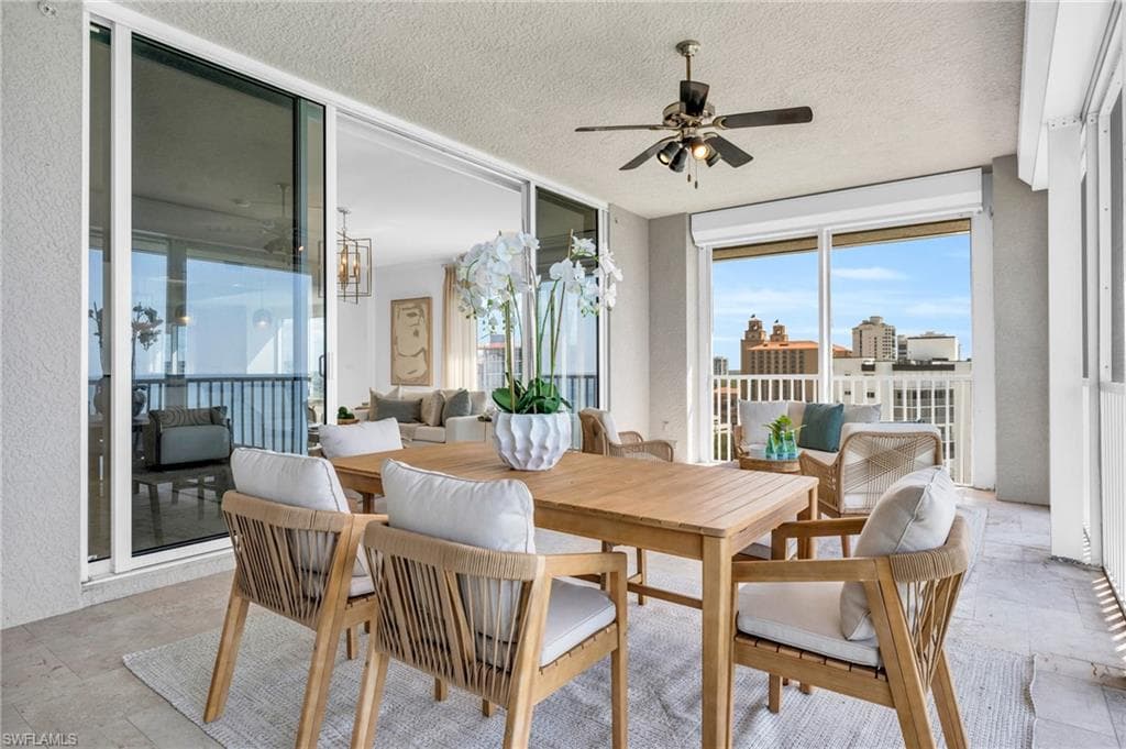 9235 Gulf Shore Dr Ph-01, Naples, FL 34108-18