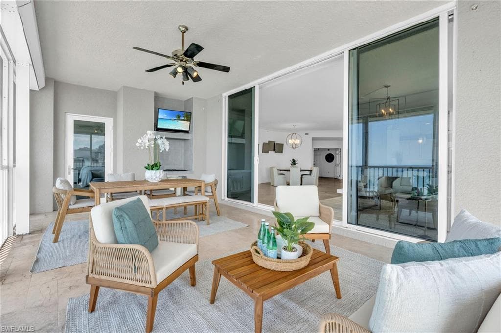 9235 Gulf Shore Dr Ph-01, Naples, FL 34108-19