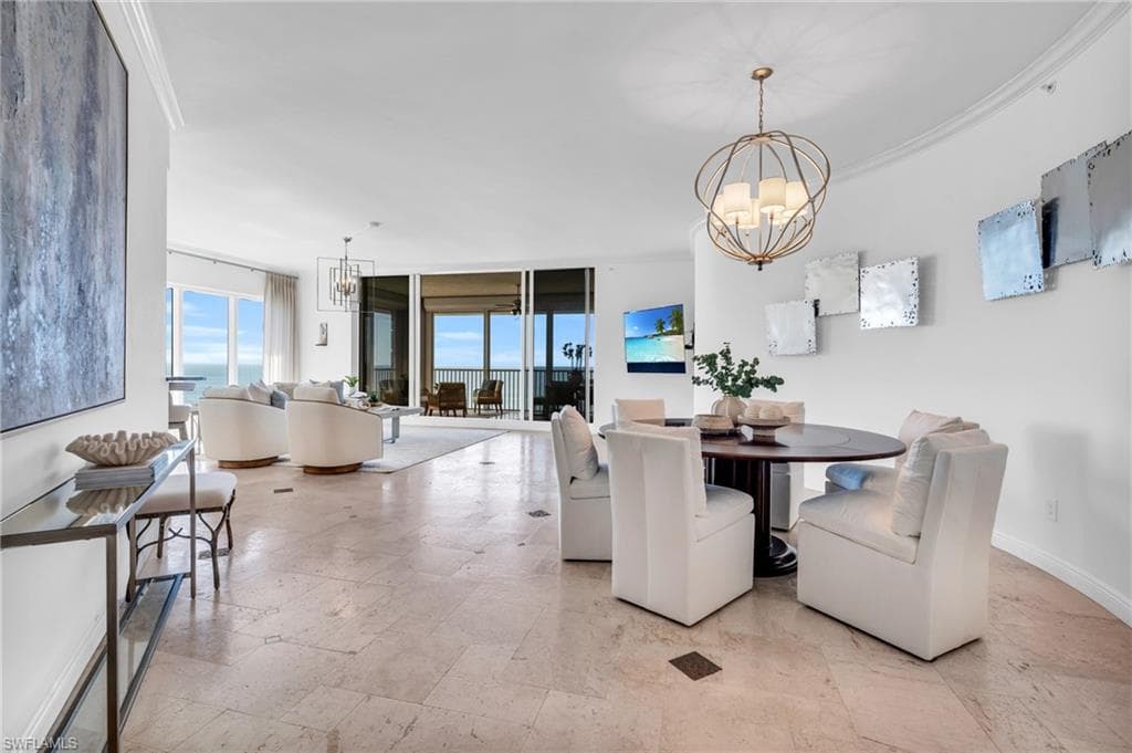 9235 Gulf Shore Dr Ph-01, Naples, FL 34108-5