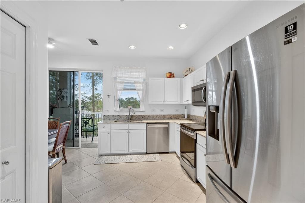 8223 Parkstone Pl 2201, Naples, FL 34120-11