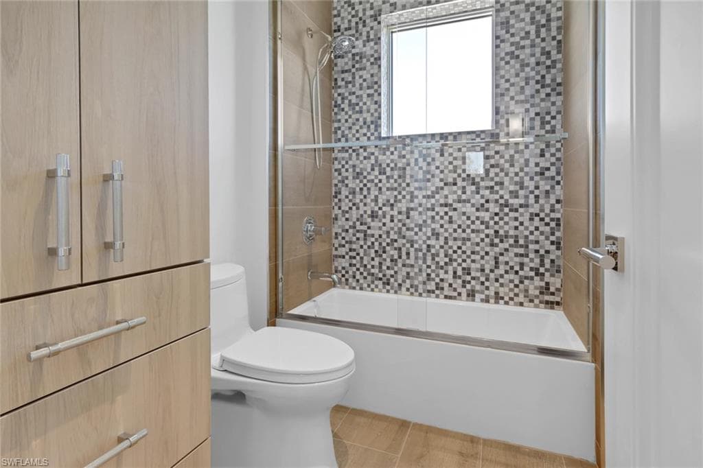 1747 Harbor Ln, Naples, FL 34104-14