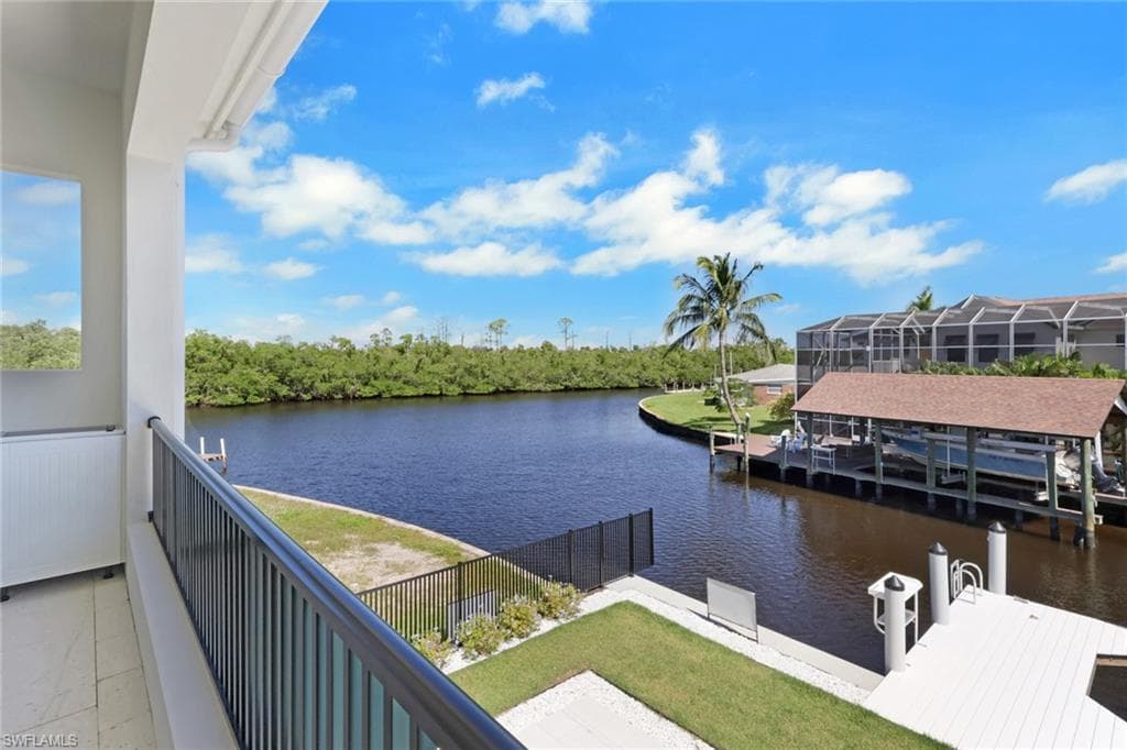 1747 Harbor Ln, Naples, FL 34104-17