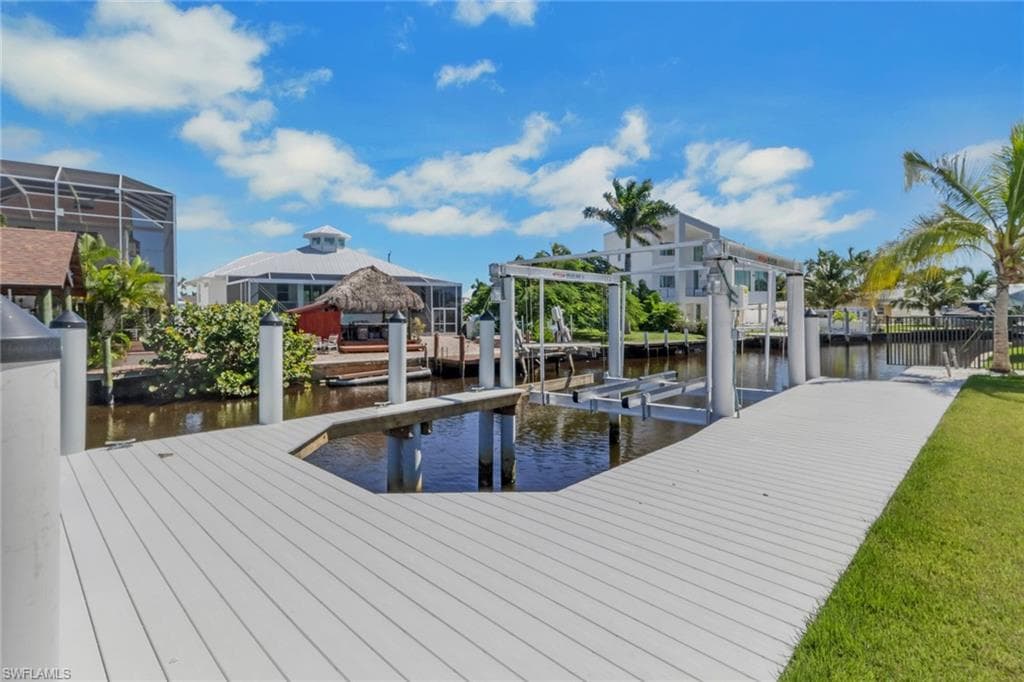 1747 Harbor Ln, Naples, FL 34104-18