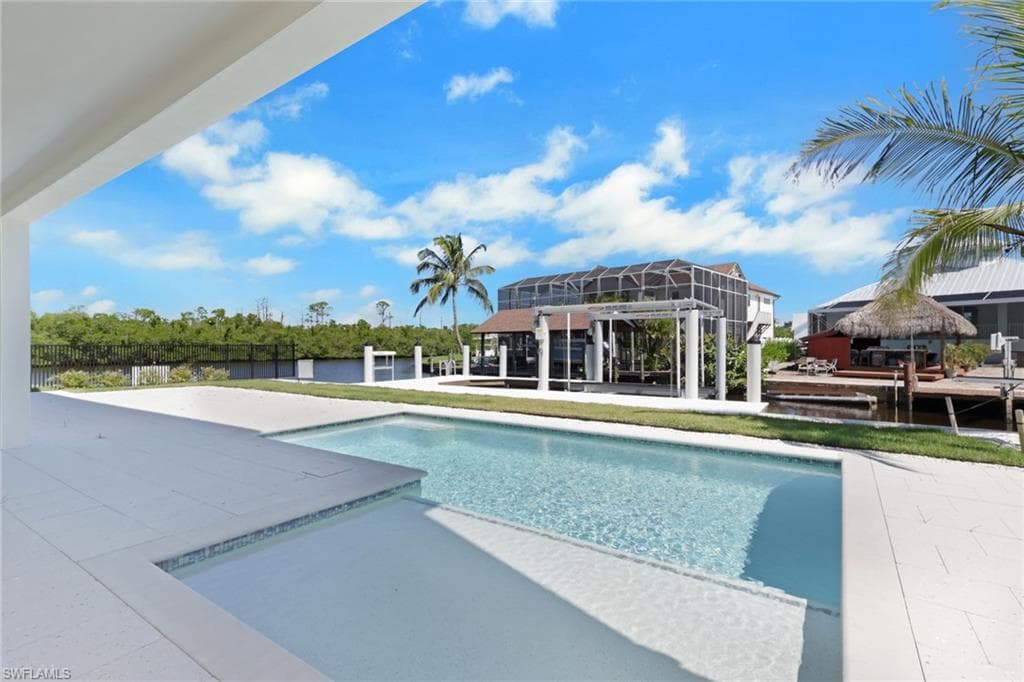 1747 Harbor Ln, Naples, FL 34104-19