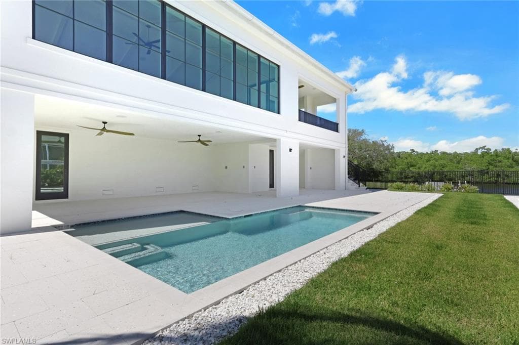 1747 Harbor Ln, Naples, FL 34104-20