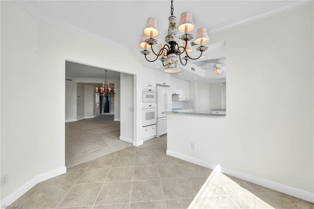 425 Cove Tower Dr 701, Naples, FL 34110-13