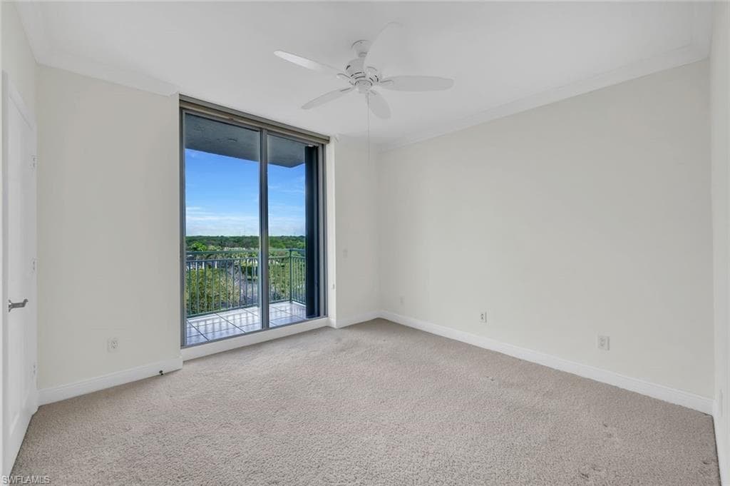 425 Cove Tower Dr 701, Naples, FL 34110-31