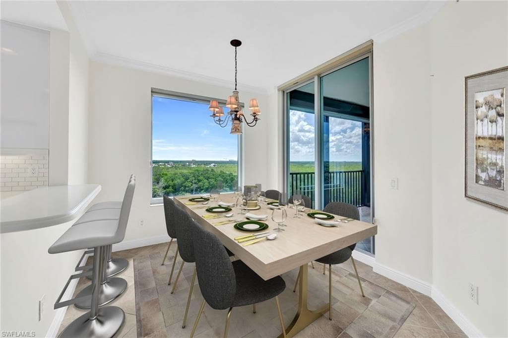 425 Cove Tower Dr 701, Naples, FL 34110-44