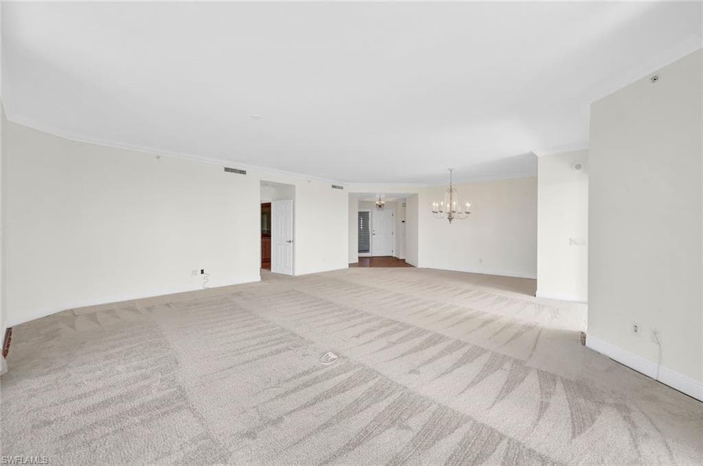 425 Cove Tower Dr 701, Naples, FL 34110-6