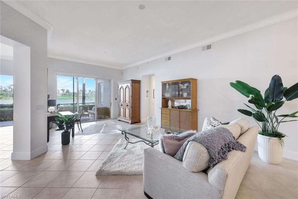 3695 Montreux Ln 101, Naples, FL 34114-11