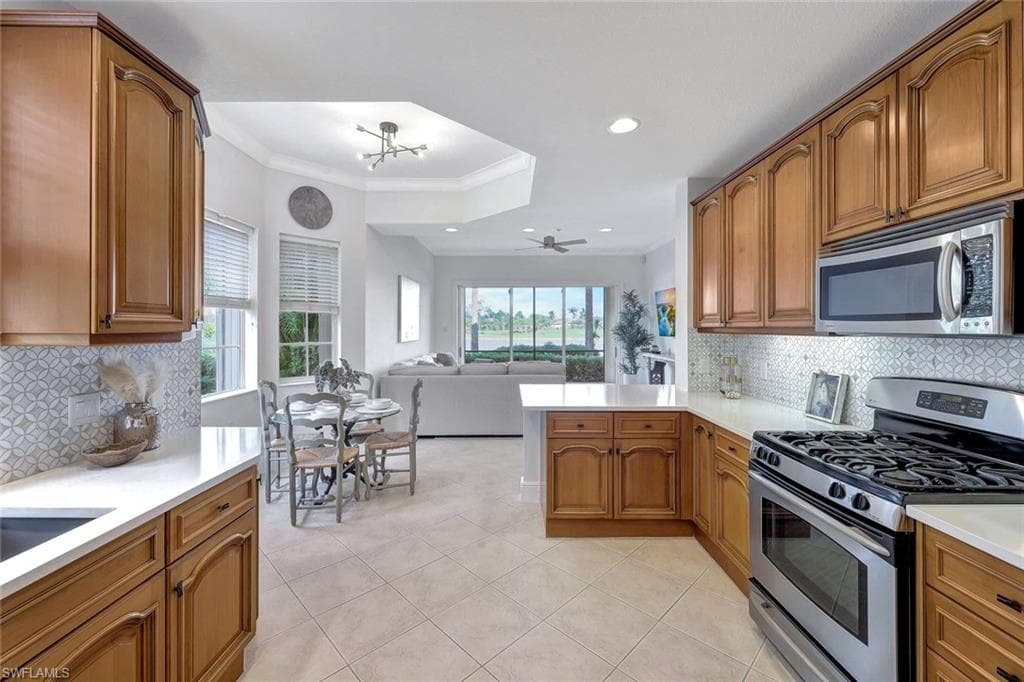 3695 Montreux Ln 101, Naples, FL 34114-1
