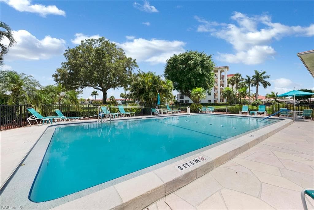 5 High Point Cir W 212, Naples, FL 34103-13