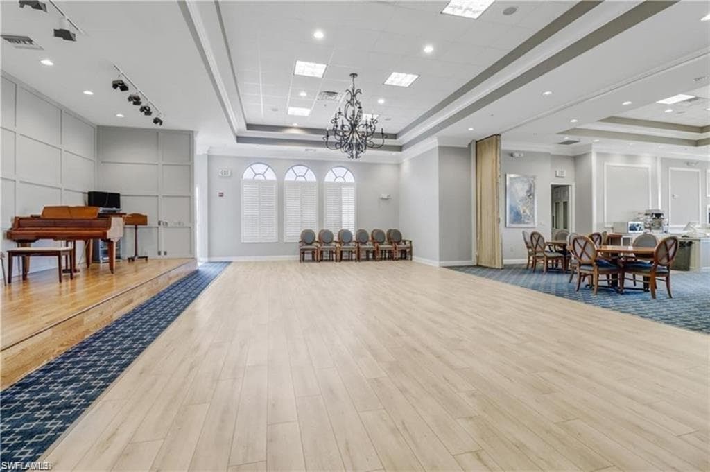 5 High Point Cir W 212, Naples, FL 34103-20