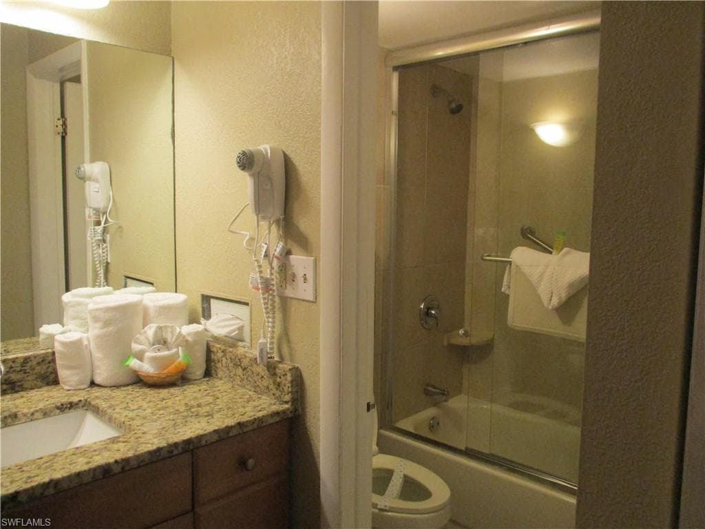 2555 9th St N 131, Naples, FL 34103-8