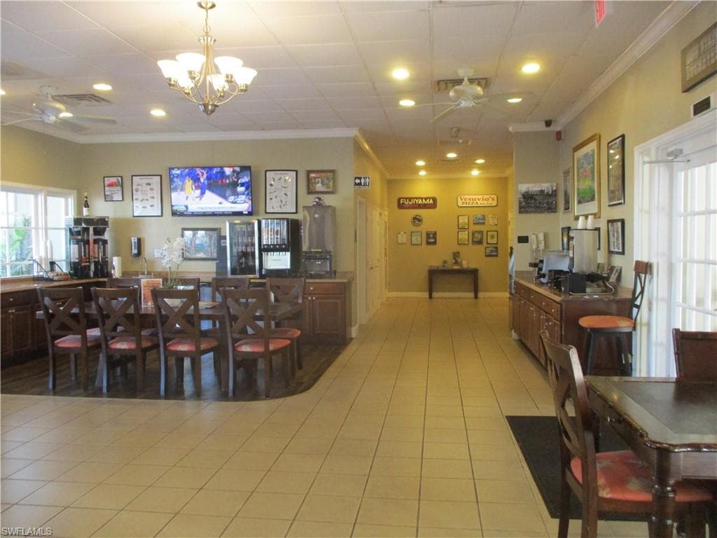 2555 9th St N 131, Naples, FL 34103-14