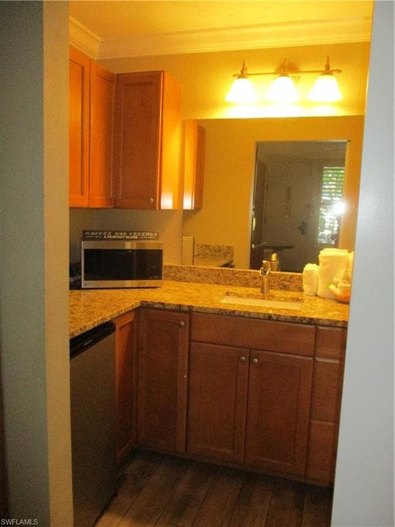 2555 9th St N 131, Naples, FL 34103-4