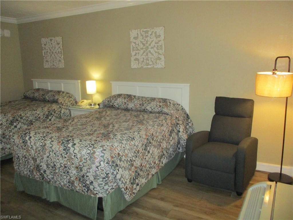 2555 9th St N 131, Naples, FL 34103-6