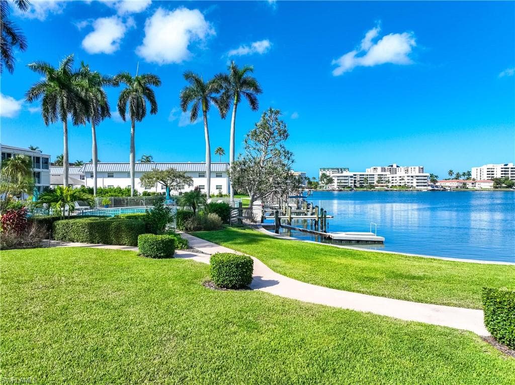 383 Harbour Dr 309, Naples, FL 34103-18