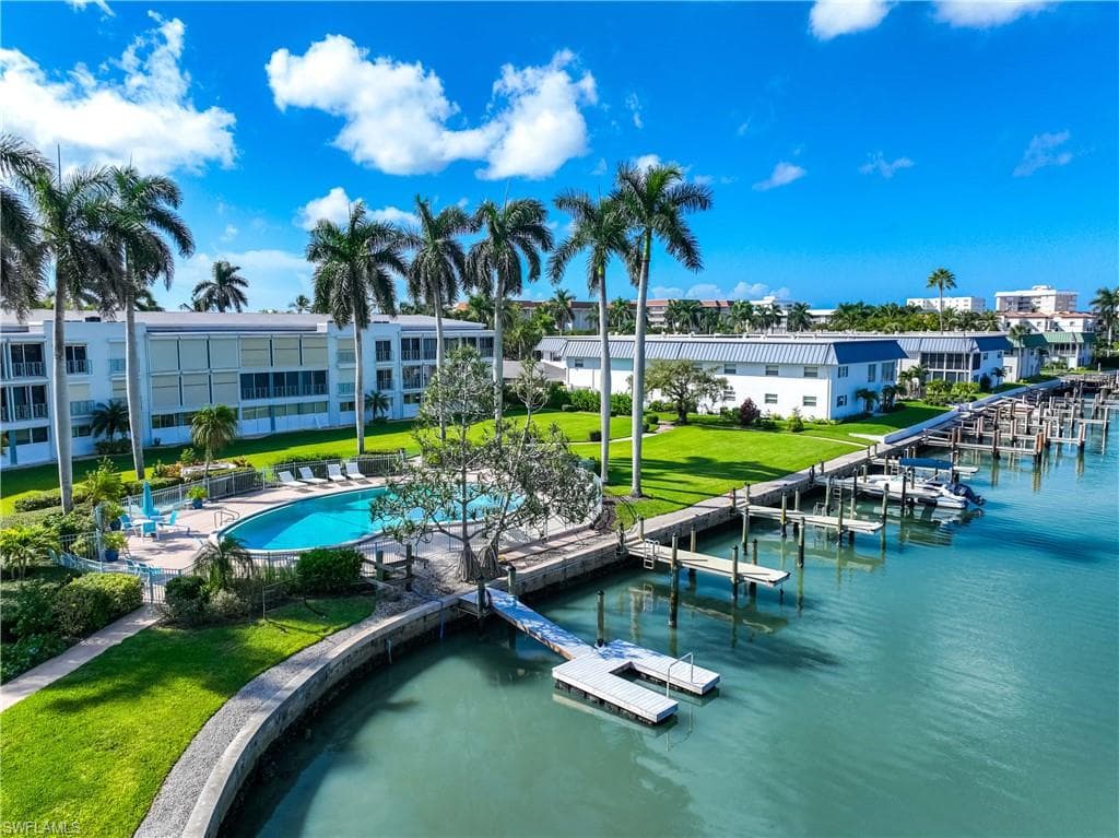 383 Harbour Dr 309, Naples, FL 34103-20