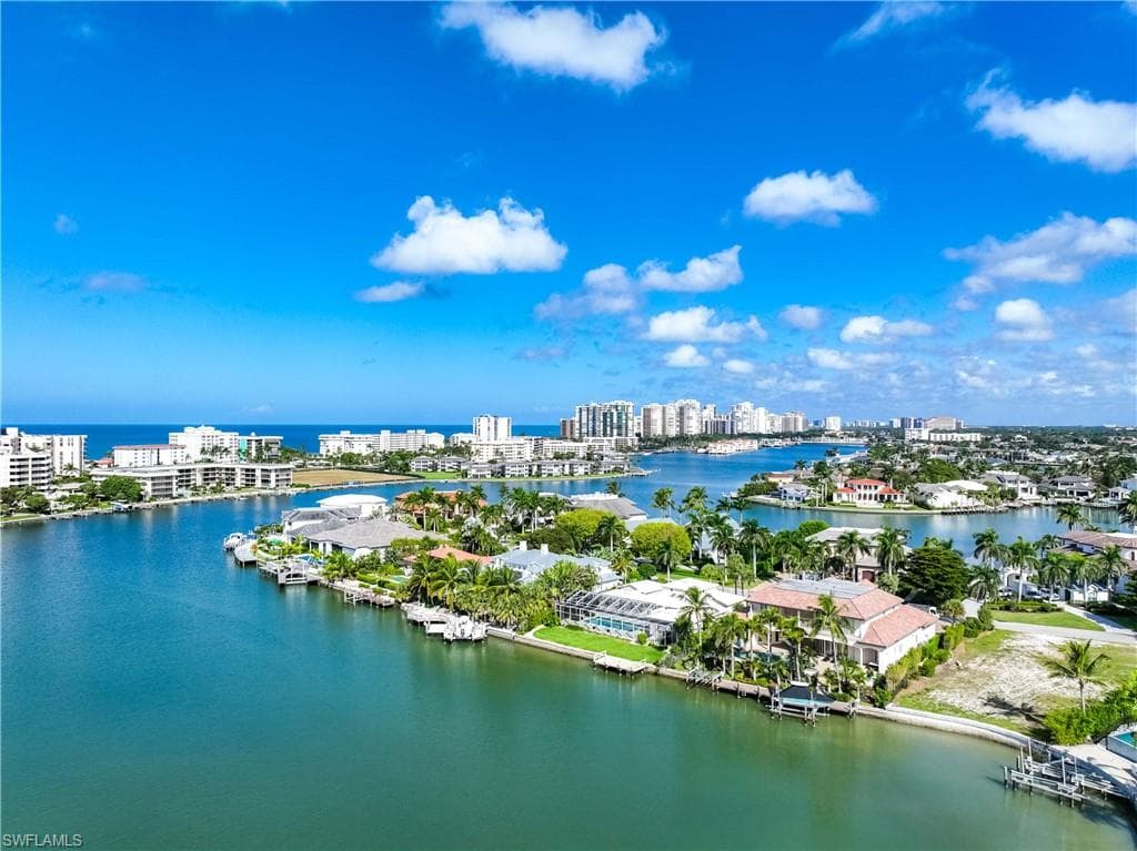 383 Harbour Dr 309, Naples, FL 34103-23