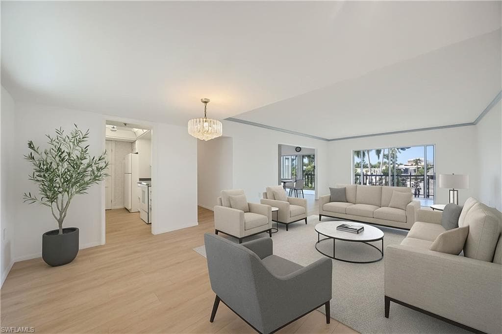 383 Harbour Dr 309, Naples, FL 34103-25