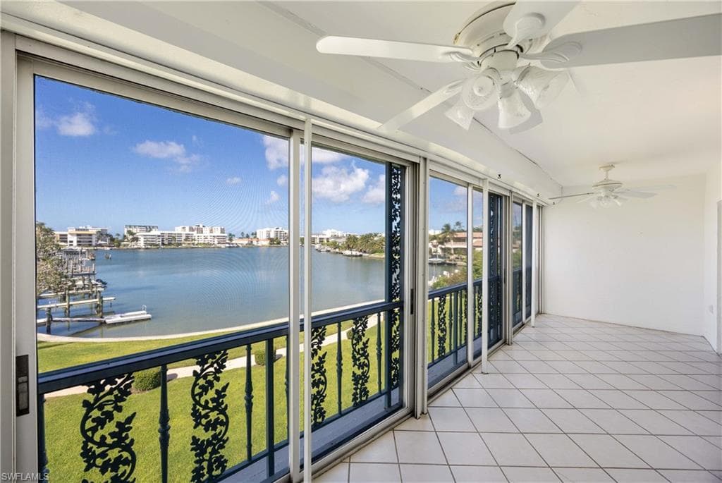 383 Harbour Dr 309, Naples, FL 34103-31