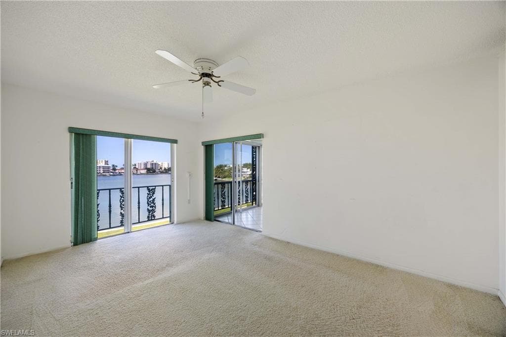 383 Harbour Dr 309, Naples, FL 34103-35