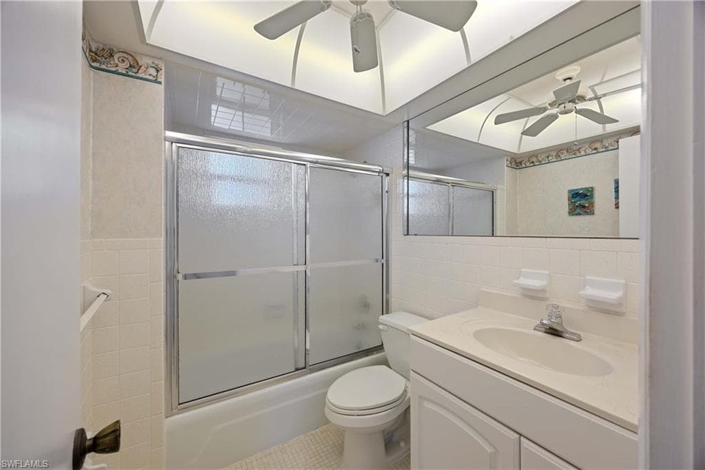 383 Harbour Dr 309, Naples, FL 34103-41