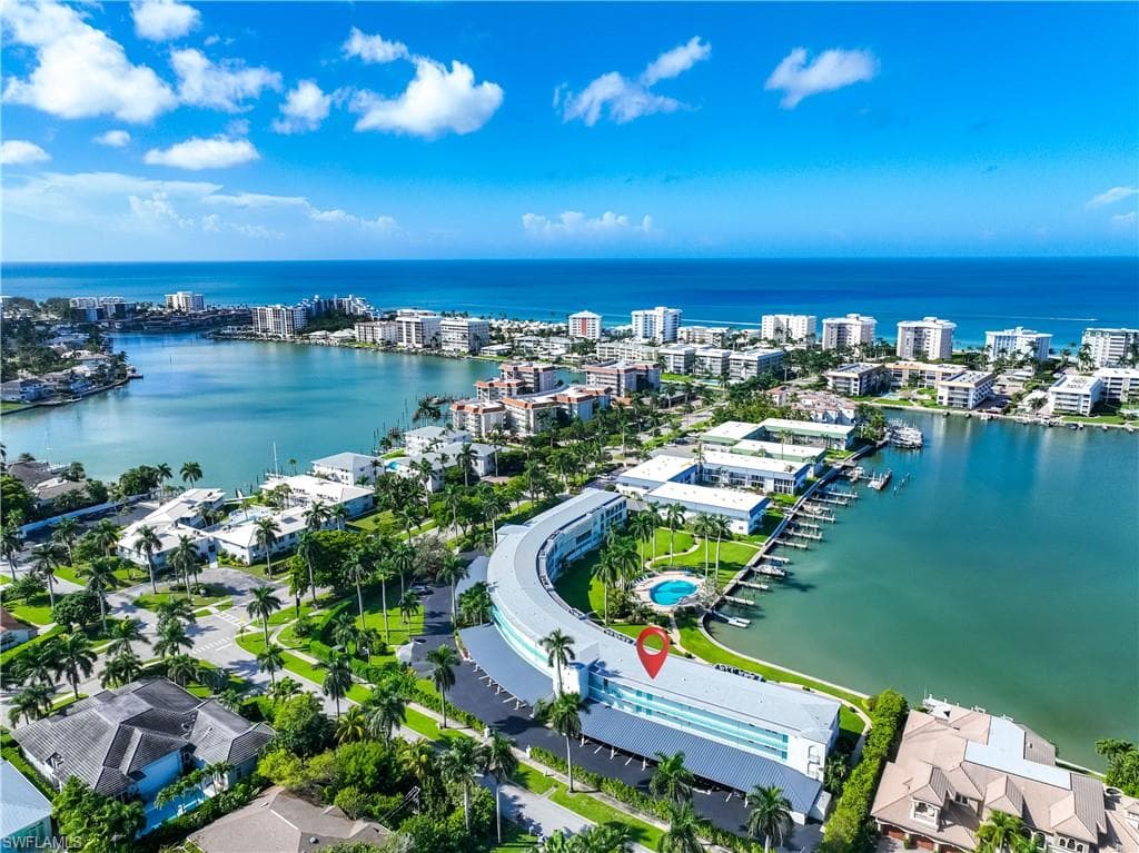 383 Harbour Dr 309, Naples, FL 34103-3