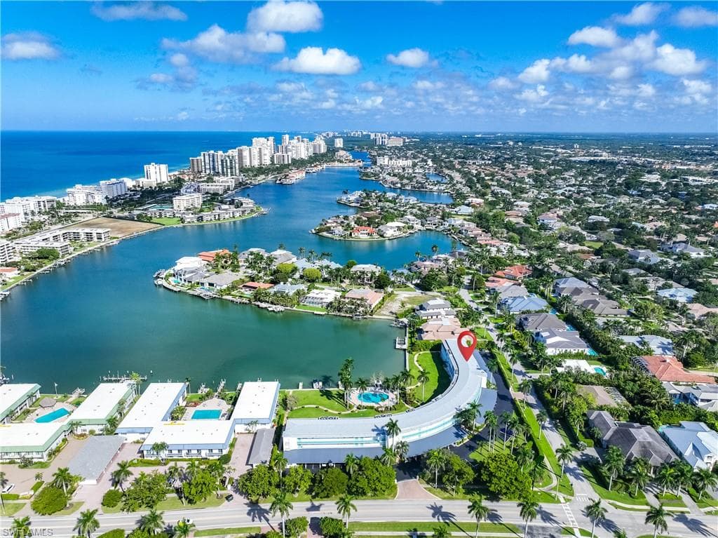 383 Harbour Dr 309, Naples, FL 34103-6