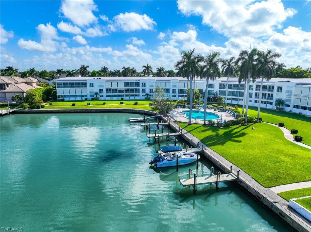 383 Harbour Dr 309, Naples, FL 34103-7